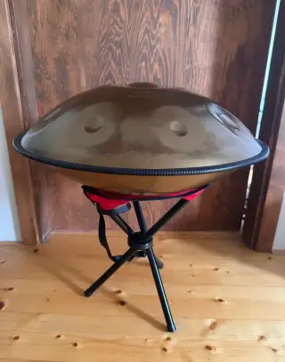 GLADFREST handpan 9 tónů, D moll – nový, kompletní sada