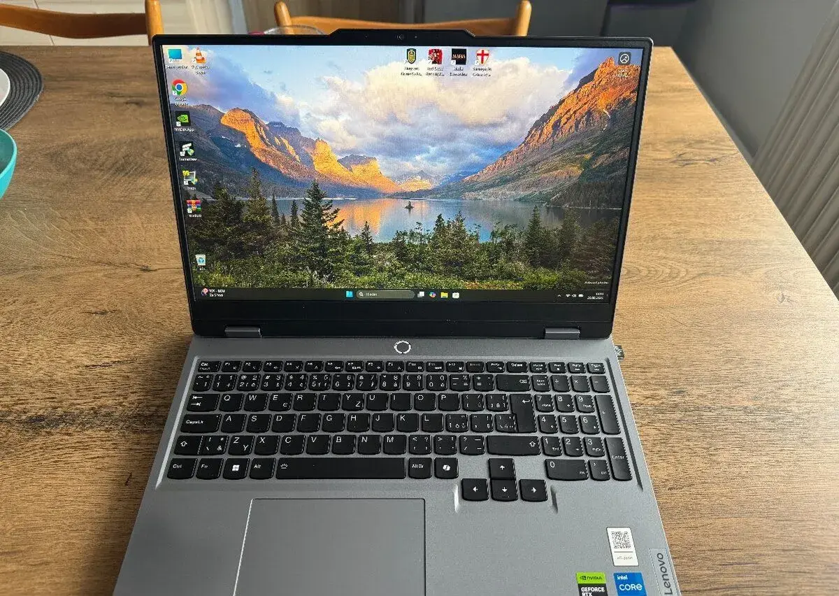 Notebook Lenovo LOQ 15IAX9