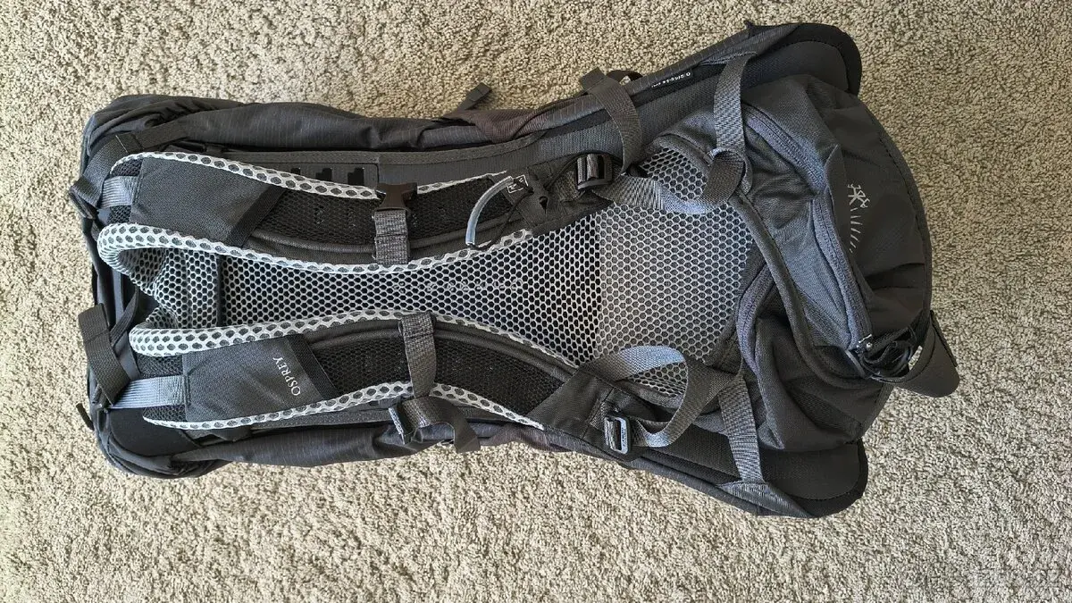 Osprey Stratos 26 Tunel Vision Grey OS