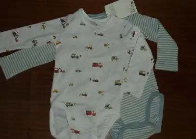 Nové-H&M-2x Body na chlapečka 9-12 Měsíců