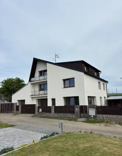 3+1(150m2)BEZ KAUCE,V.I.P. služby,bazén,gril,parkování,úklid