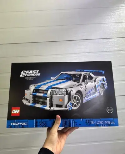 LEGO Technic 42210 2 Fast 2 Furious Nissan Skyline GT-R R34–
