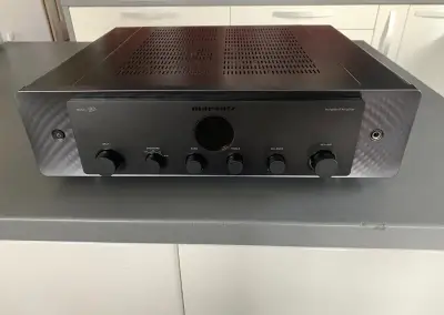 Stereo integrovaný zesilovač Marantz MODEL 50 – Černý