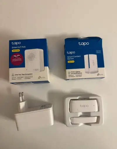 TP-Link Tapo H100 Smart Hub + T110 dveřní/okenní senzor