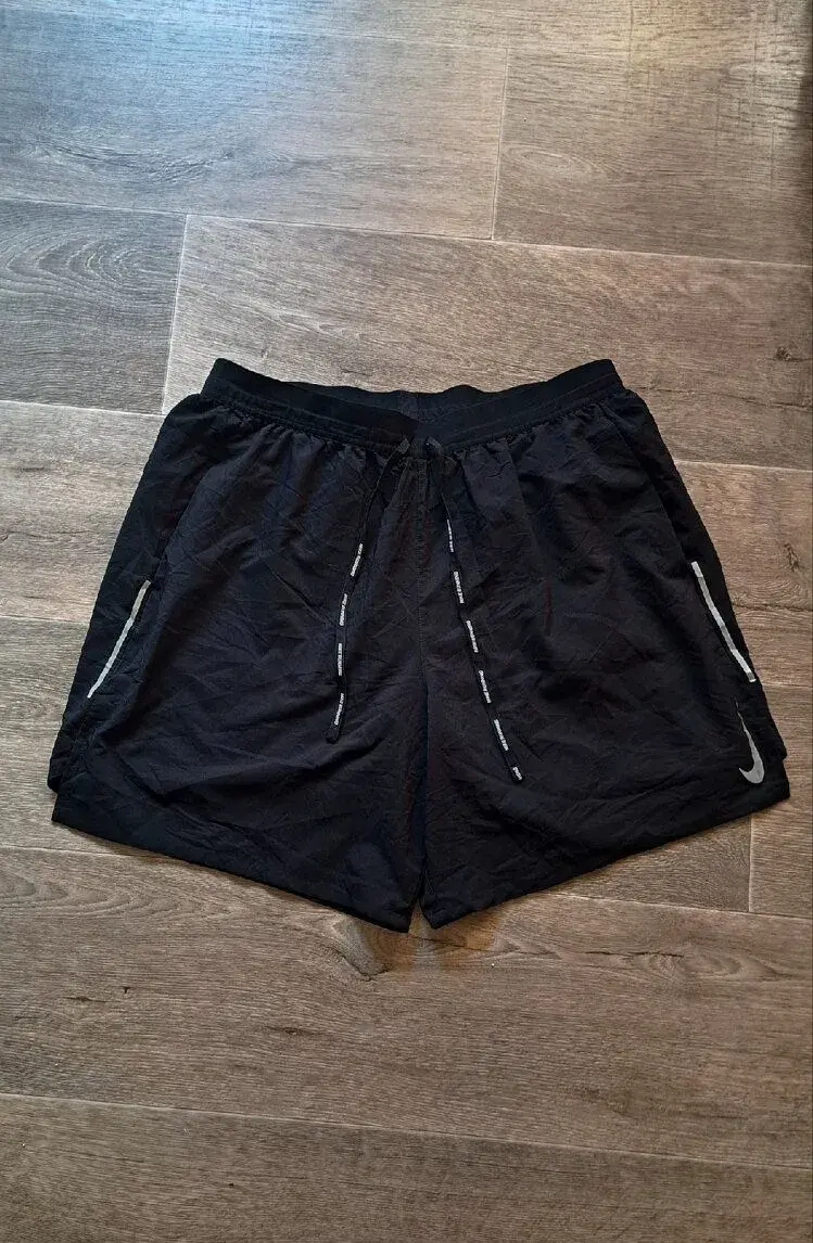 Hezké pánské sportovní kraťasy Nike