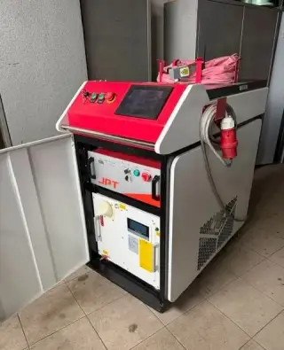 Laser kontinuální pro čištění povrchů 2000W/400V