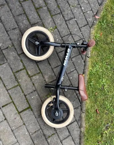 Dětské 10" odrážedlo B'Twin Runride 500 (Decathlon) s brzd
