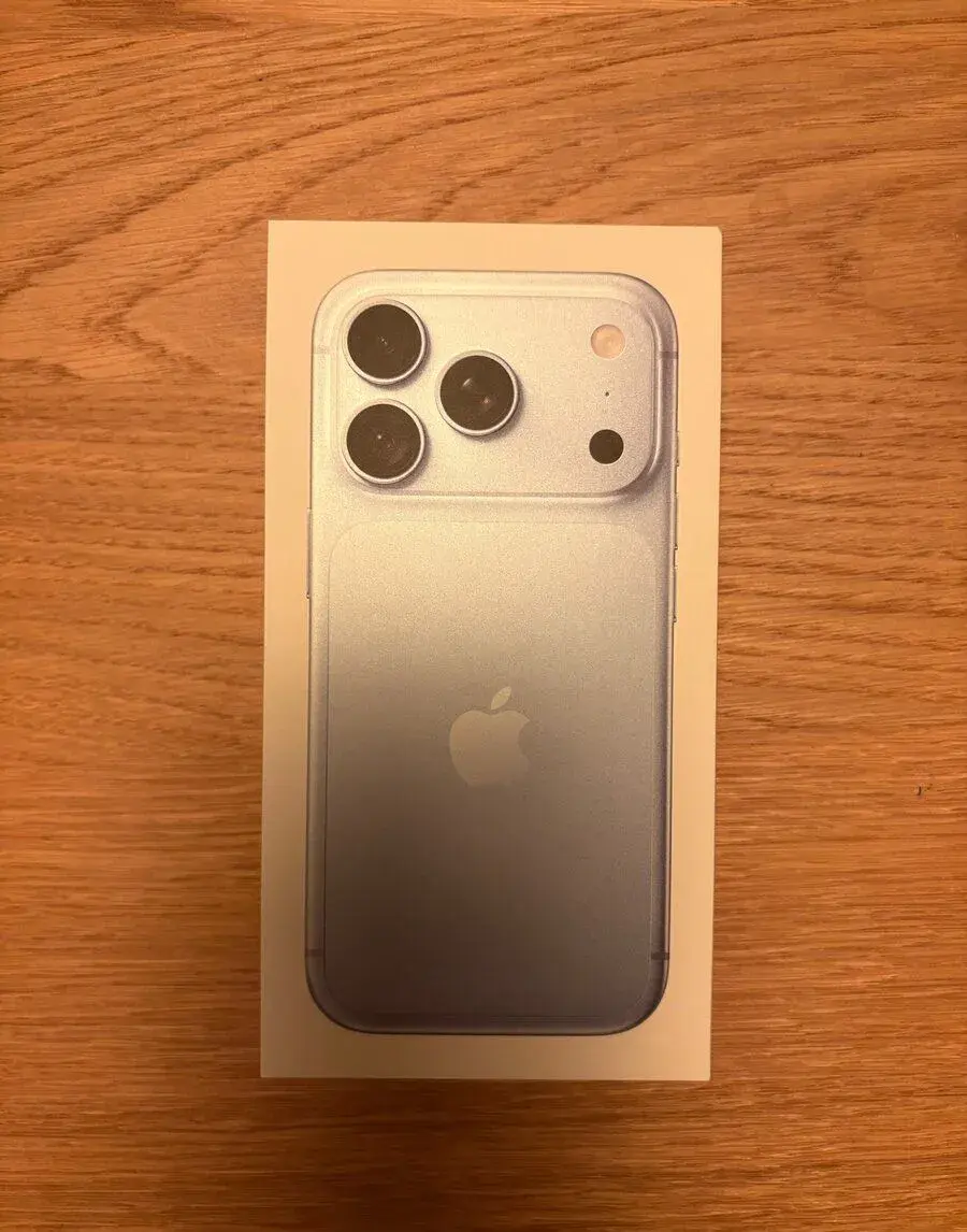 iPhone 18 pro 256 GB modrý nový 2 roky CZ záruka