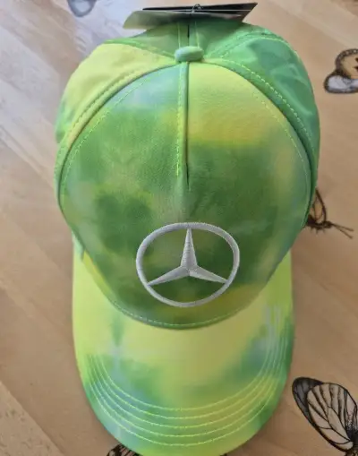 Mercedes kšiltovka AMG