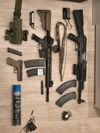 Airsoft výbava (AK-47, M4, Glock 17,) + doplňky