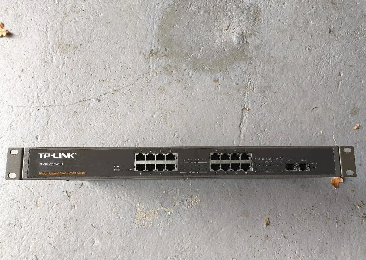 Switch TP-Link TL-SG2216WEB 16x.smart rack