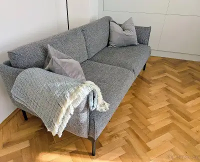 2místná pohovka IKEA