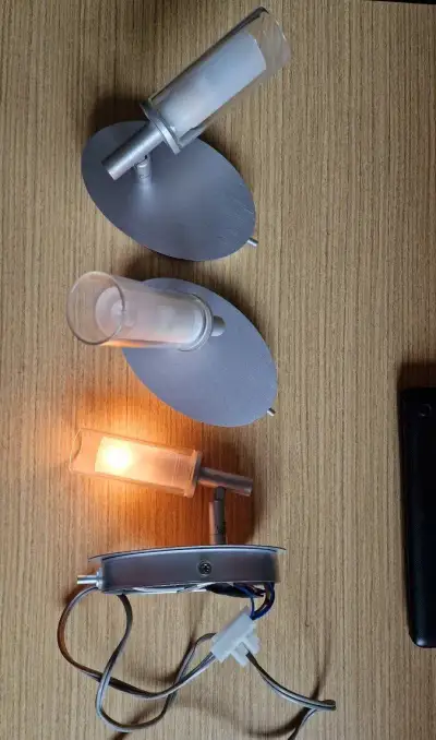 - Lampa, světlo 3ks 230V dotykové , 40W