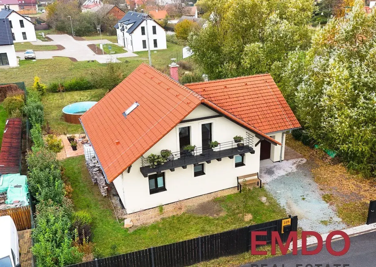 Prodej rodinného domu 196 m², pozemek 994 m²