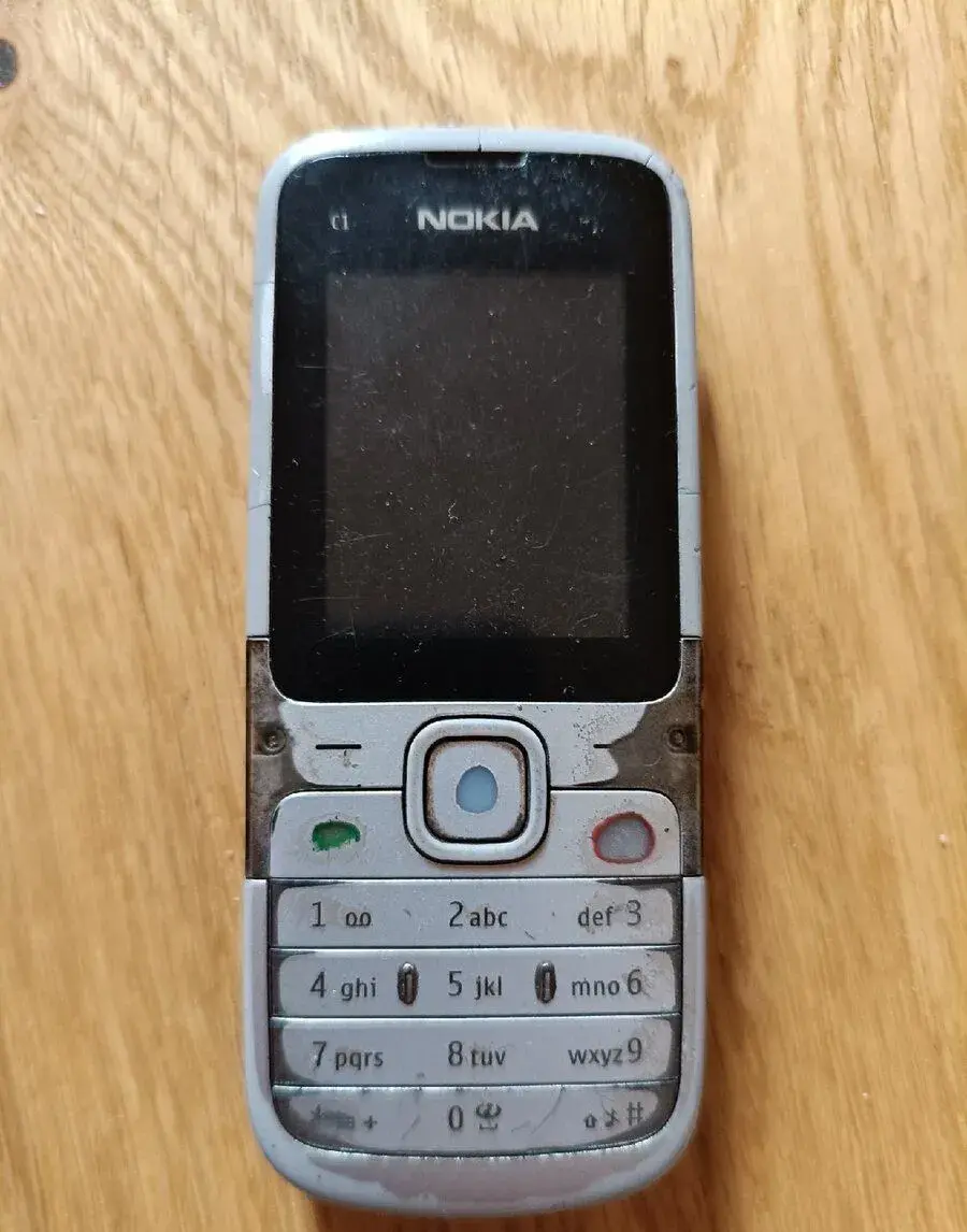 Mobilní telefon Nokia C1-01