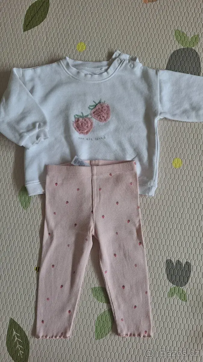Mikina a leginy 6-9 mes.
