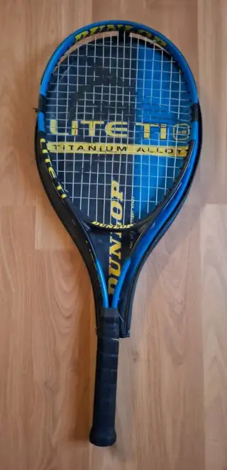 Tenisová raketa