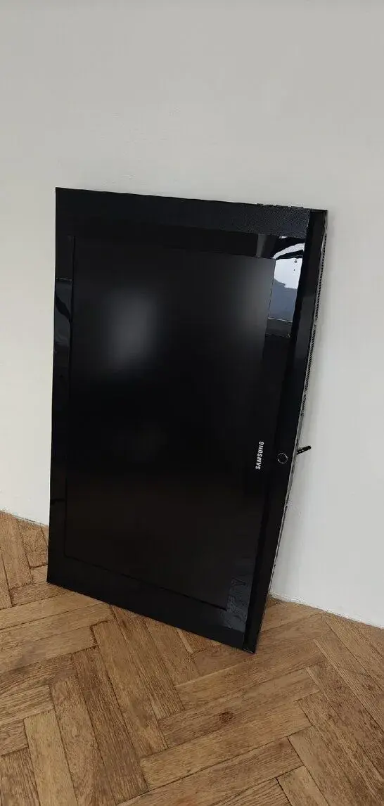 40" Samsung LCD TV