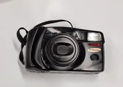 Kinofilmový kompakt Samsung AF Zoom 1050