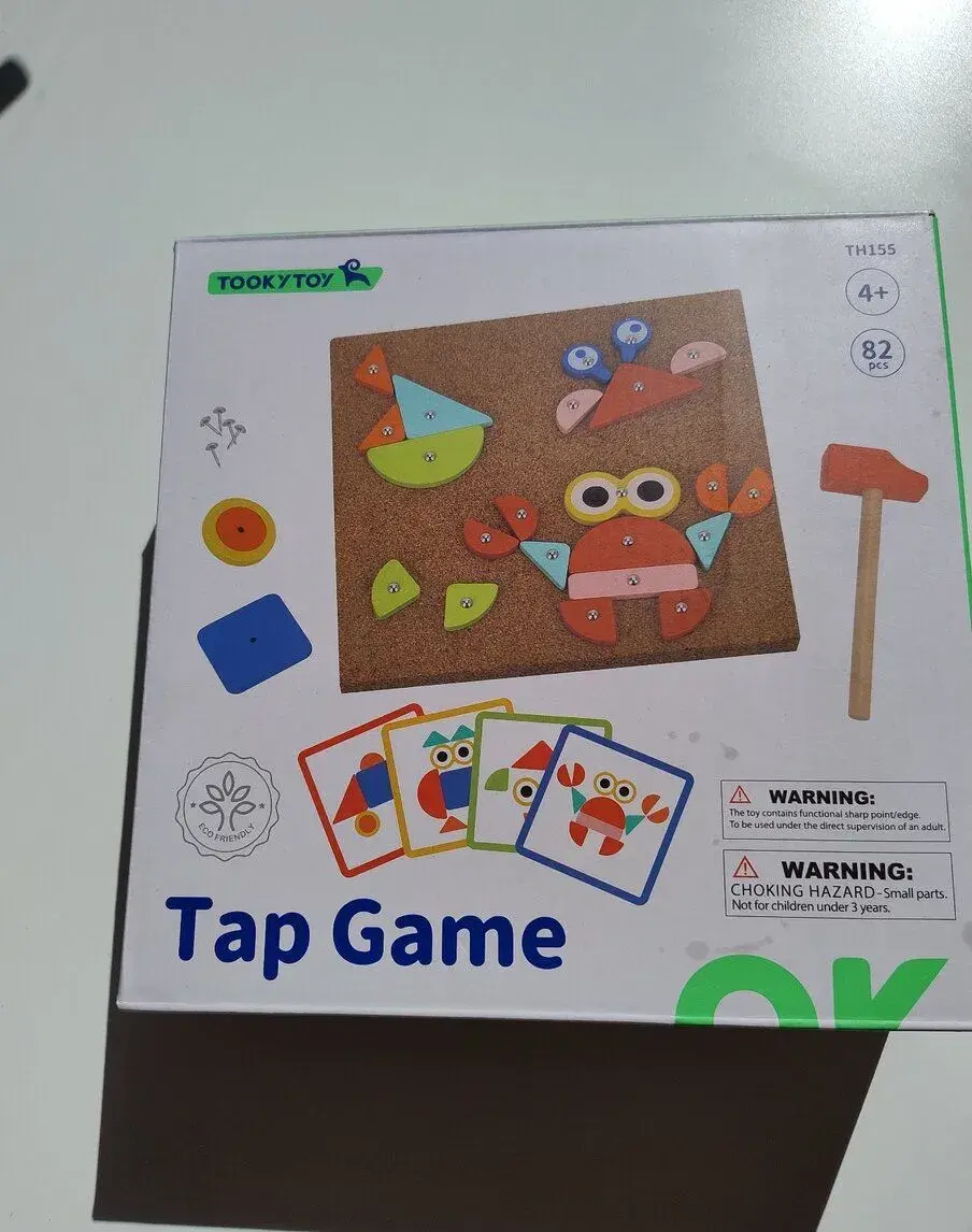 Dřevěná hra s kladívkem Tooky Toy Tap Game, 82 dílů