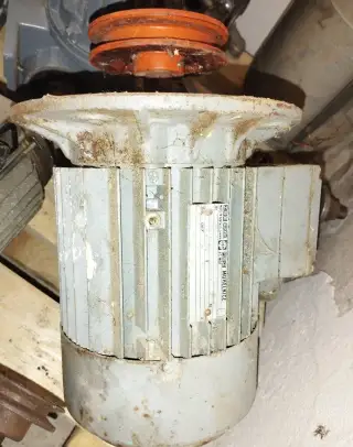 Elektromotor 550W 910 ot.