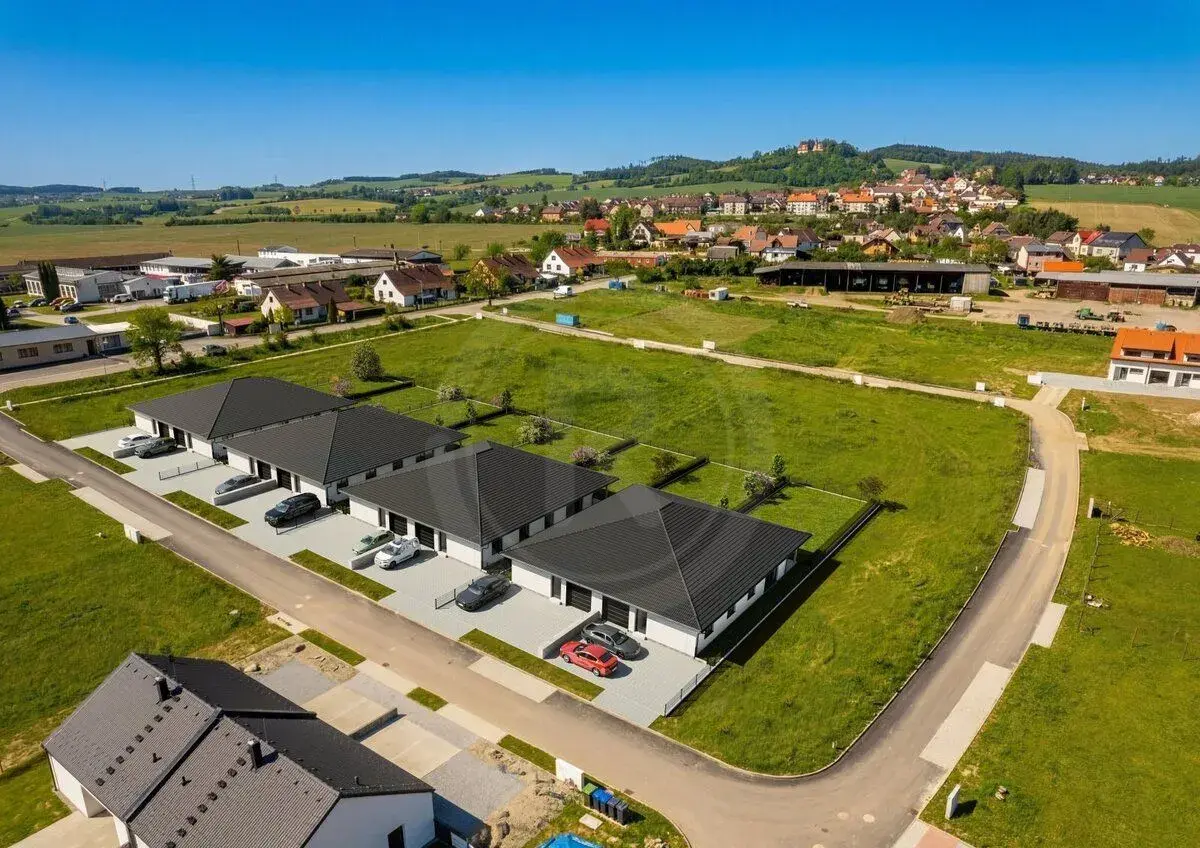 PRODEJ DEVELOPERSKÉHO PROJEKTU DVOJDOMY ZLIVICE