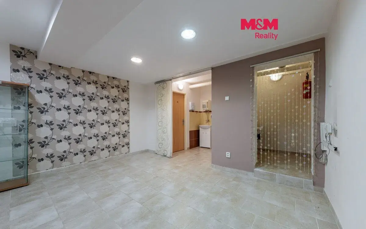 Prodej obchod a služby, 147 m², Karlovy Vary, ul. Vítězná