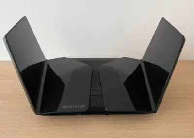 Tri-Band router Netgear RAXE500 / AXE11000