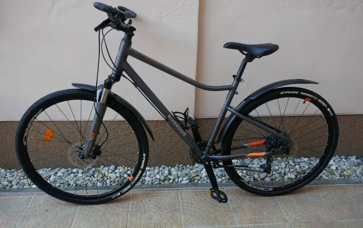 TREKOVÉ KOLO RIVERSIDE 900