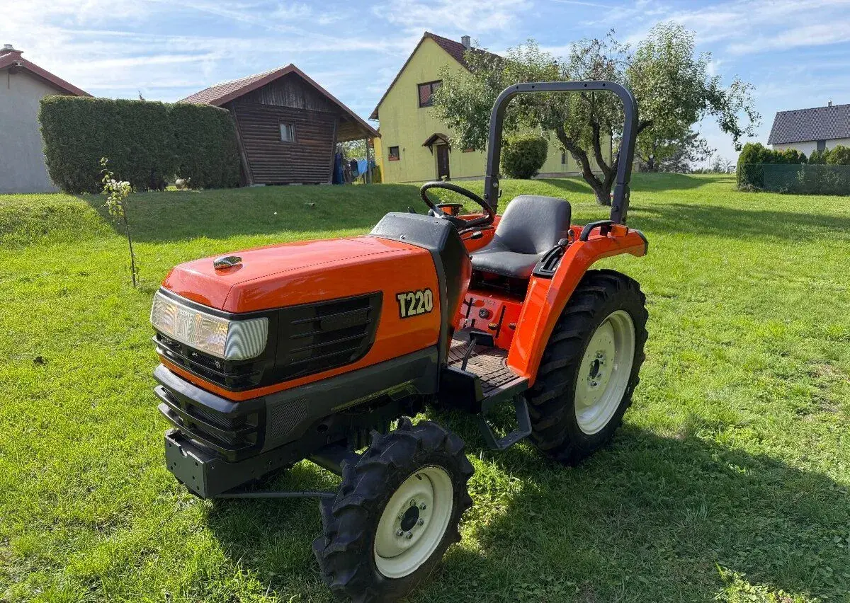 Malotraktor Kubota T220 Grandia Top 4x4