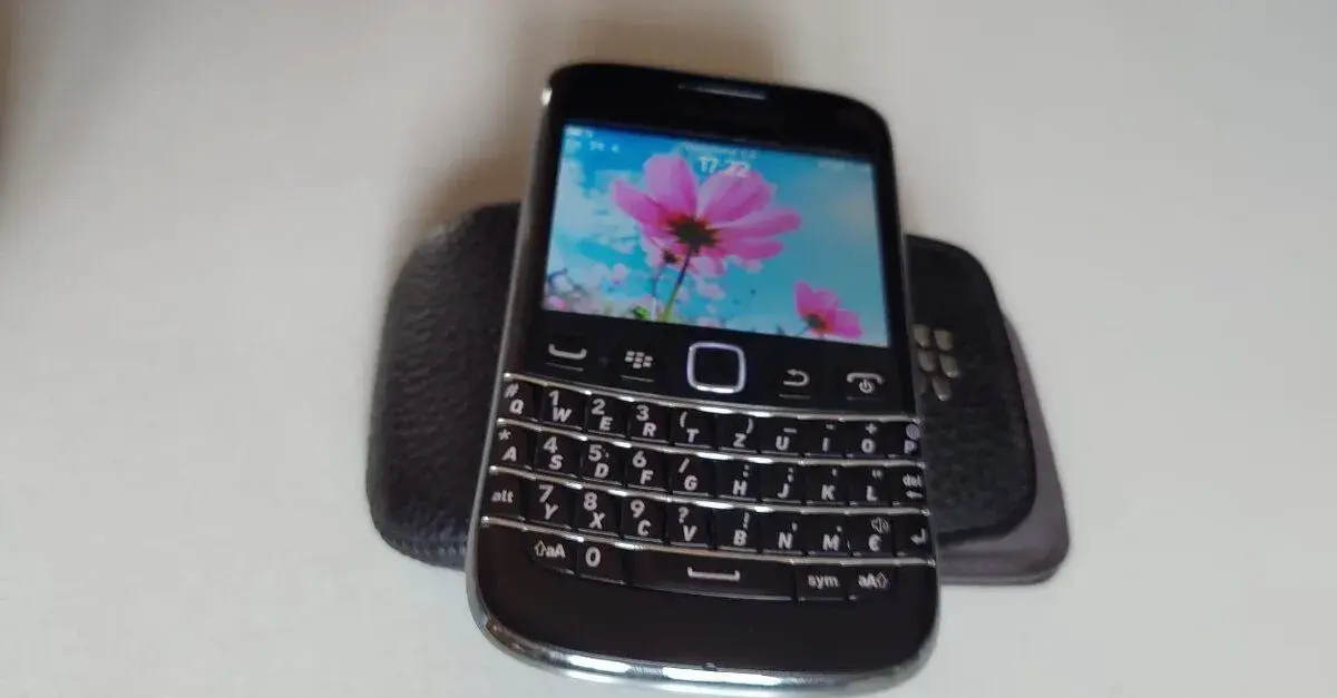 BlackBerry Bold 9790 Jako nový s pouzdrem. Baterie super