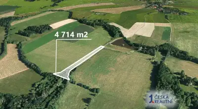 Pole 4 714 m²