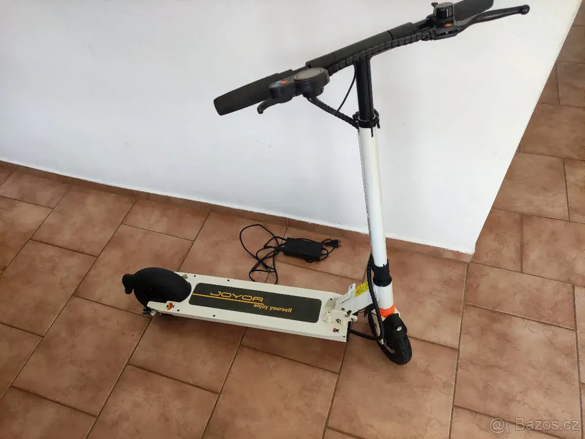 Elektrická koloběžka Joyor F3