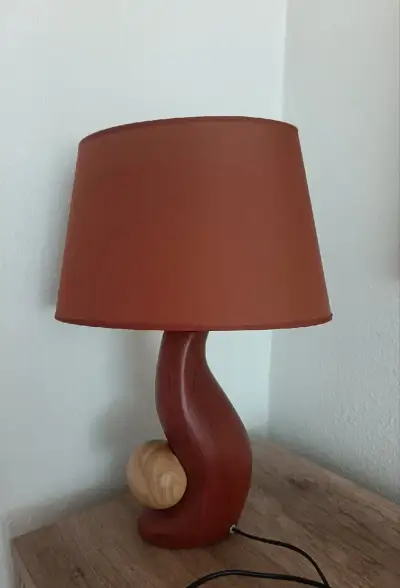Lampa designová stolní