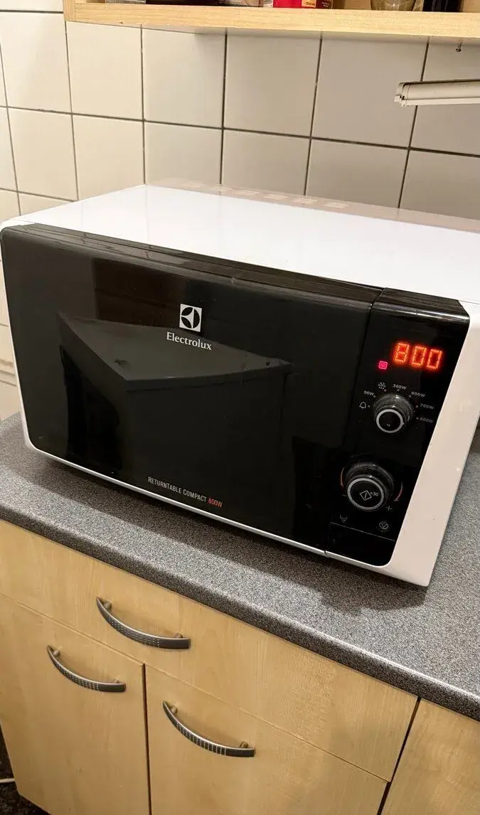 Mikrovlnna trouba Elektrolux 800W