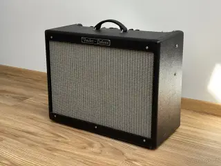 Fender Hot Rod Deluxe – celolampové kombo 40 W