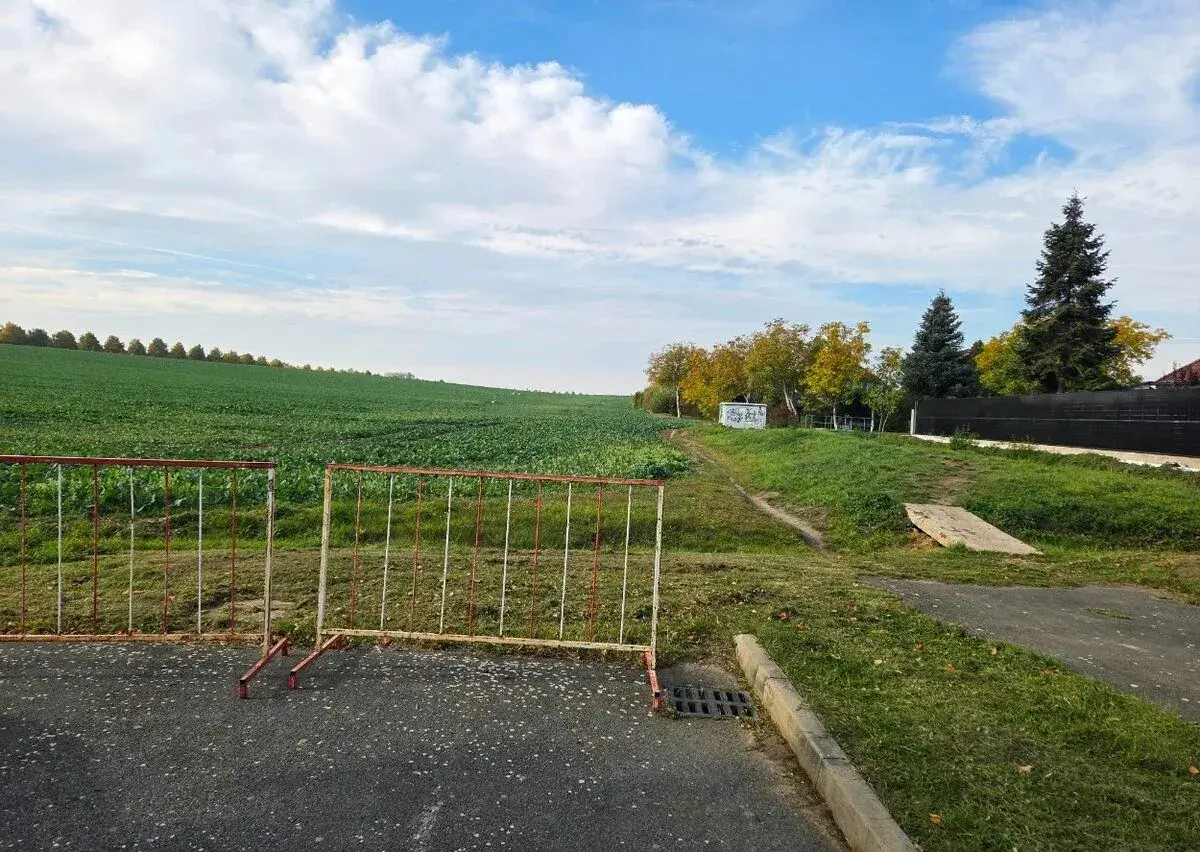 Ke koupi podílu 15/128 pole 12 054 m², který se nach