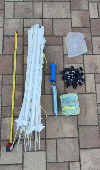 Plastové tyčky na elektrický ohradník