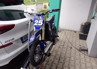 Elektrická motorka Hecht