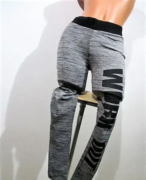 SPORTOVNÍ ŽÍHANÉ WORKOUT LEGÍNY ♣ VEL.M ♣ LA PIA