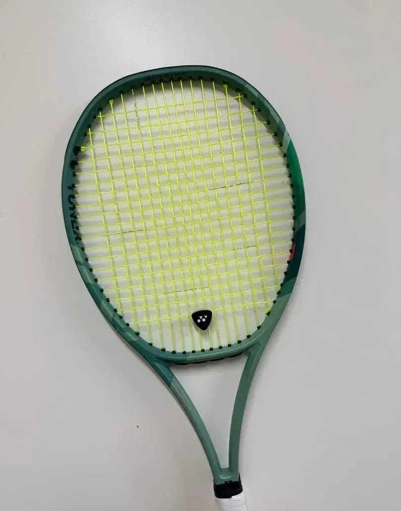 Tenisovou raketu Yonex Percept 97