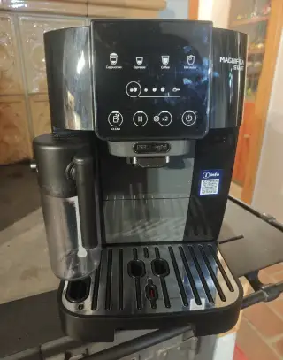 De'Longhi magnifica start cappuccino.