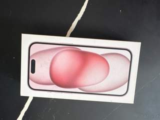 iphone 15 ruzovy v původni krabicce