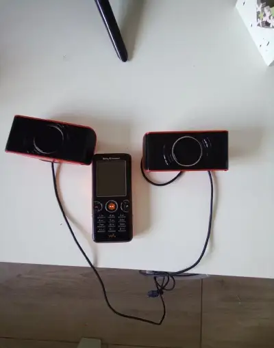 Sony Ericsson walkman a reproduktory