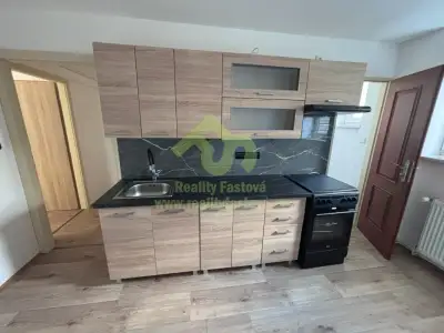 Světlý a prostorný byt 2+1 s komorou a sklepem