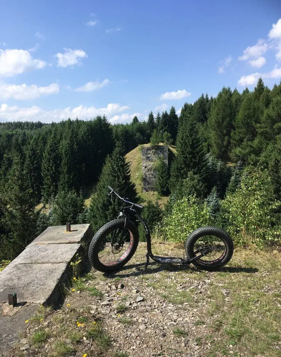 Kickbike fat koloběžka na sjezdy i turistiku