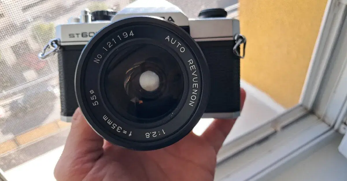 Fujica ST605 + Auto Revuenon 1:2.8 35mm