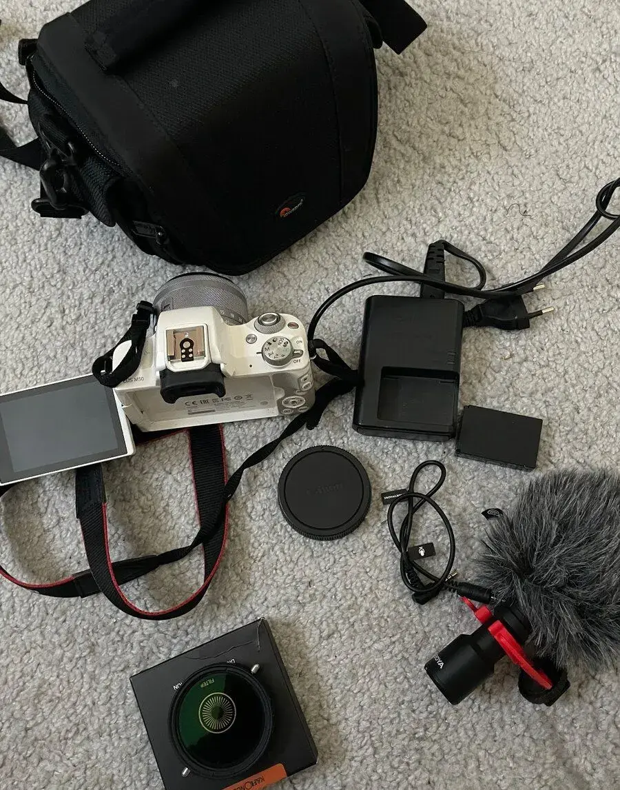 Canon EOS M50 (bílý) + objektiv, mikrofon a brašna + ND K&F