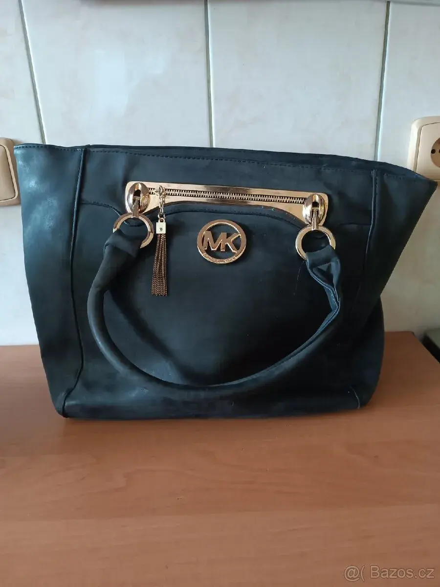 Černá kabelka MK