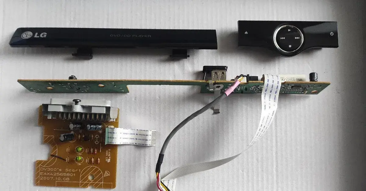 DVD přehrávač LG DVX492H (náhradní díly)